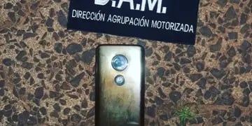 Demoraron a una adolescente tras arrebatar un celular en una parada de colectivos en Posadas