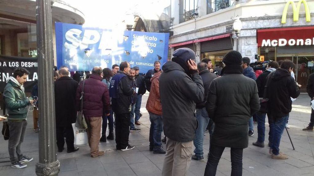 Volanteada por los despedidos en Télam en Córdoba y San Martín. (UNR)