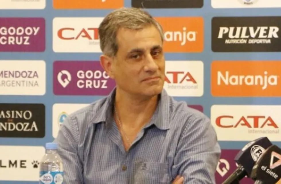 José Manzur, Godoy Cruz Antonio Tomba.