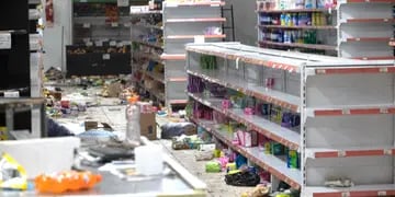 Violento saqueo a un supermercado chino en Moreno: destrozaron el comercio y lo prendieron fuego