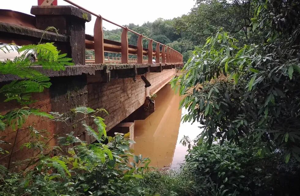 Eldorado: habilitan el transito sobre el puente del arroyo Piray Guazú.