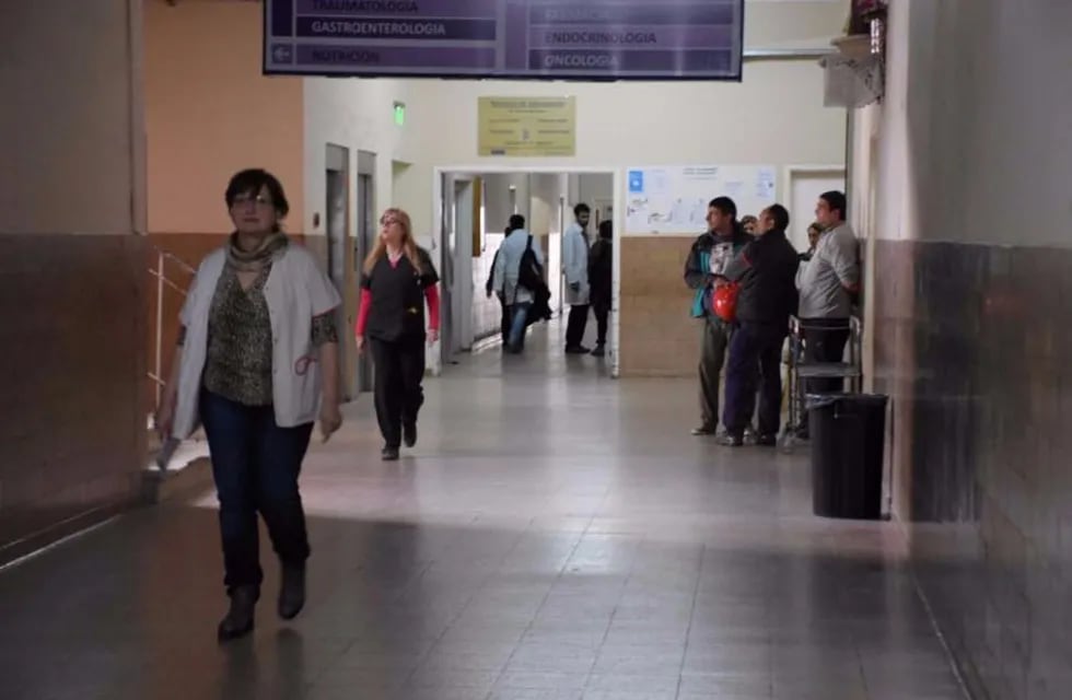 Dejarán sin trabajo a 200 trabajadores de salud en San Luis