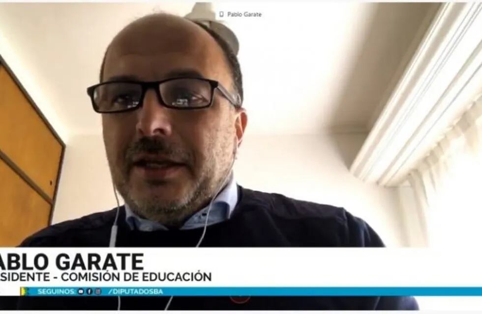 Pablo Garate y la Comisión de Educación con Agustina Vila
