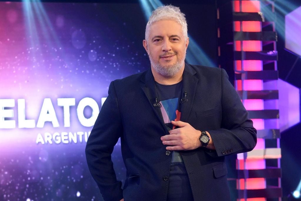 Mariano Peluffo conduce "Relatoras argentinas" (Foto: TV Pública)