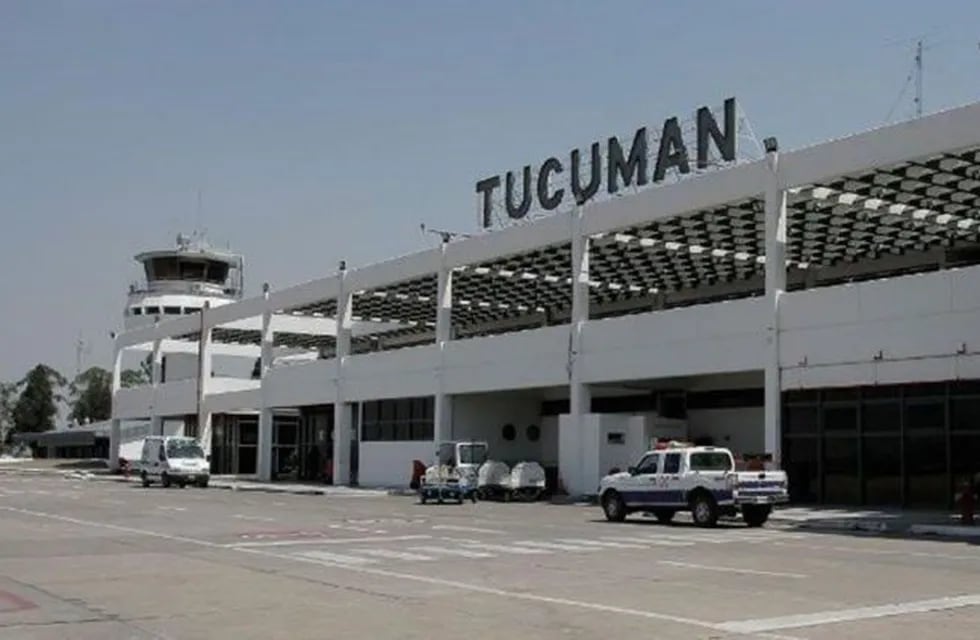 Repatriación: piden limitar el número de personas que vayan al aeropuerto. (Aeropuerto de Tucumán)