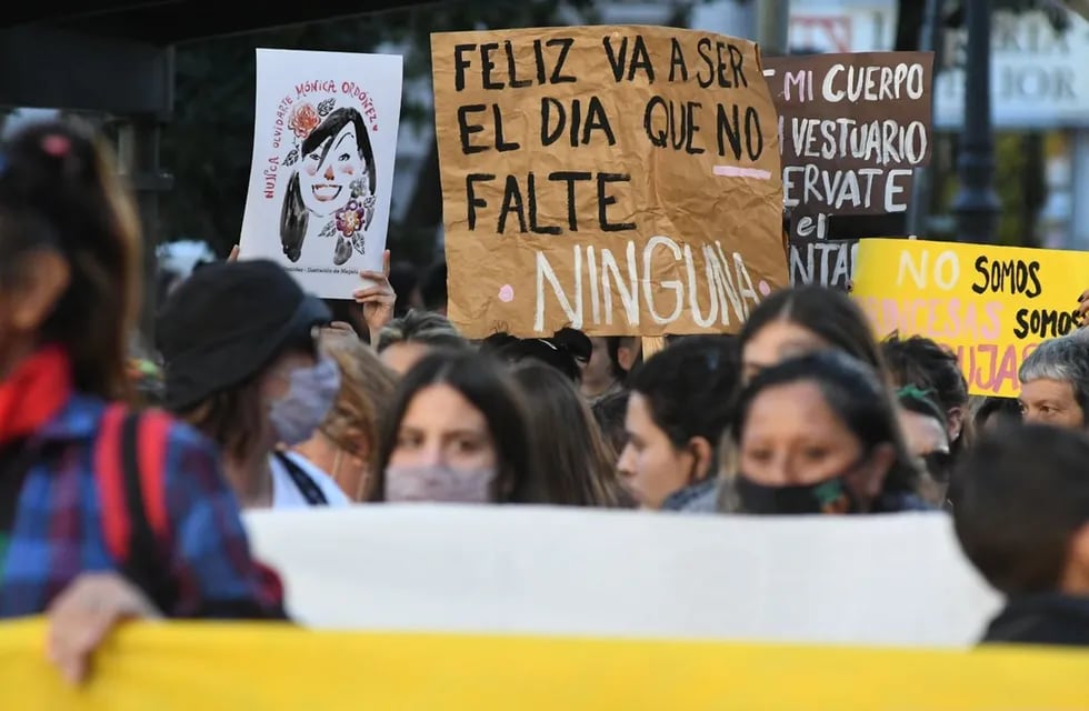 Marcha Ni una Menos dia de la mujer 8 M en Río IV ( Tomas Fragueiro / La Voz)