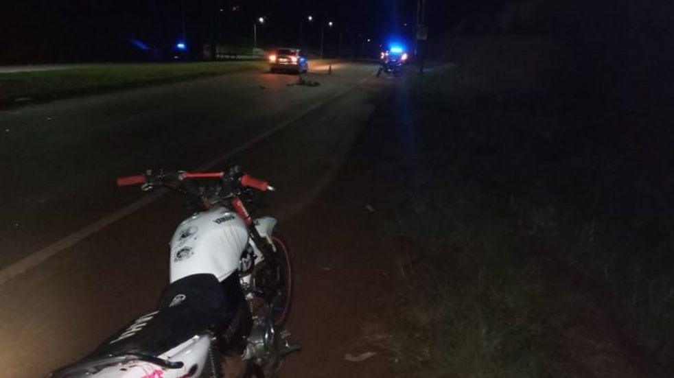 Cuatro heridos en un accidente entre dos motos en Guaraní.