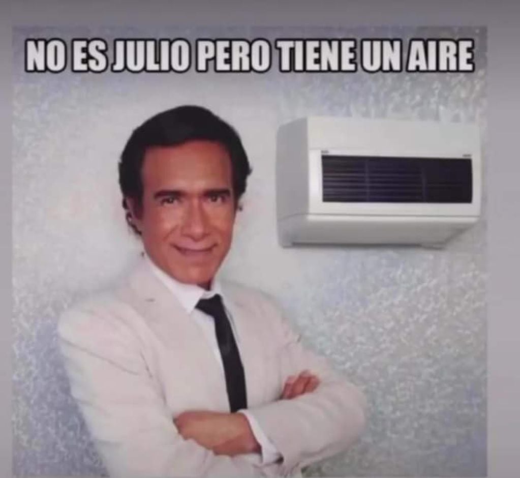 Llega julio (el mes) y, con él, los mejores e infaltables memes de Julio Iglesias.