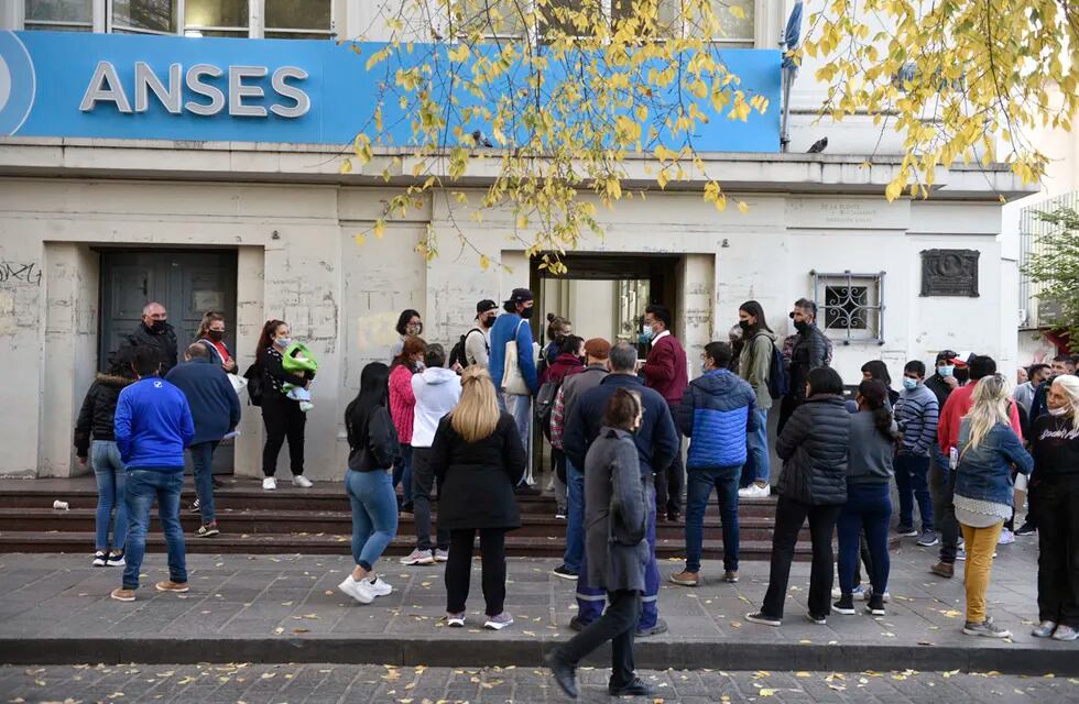 Se inhabilitó a tres concejales salteños volver a ejercer sus cargos por cobro ilegal del IFE.