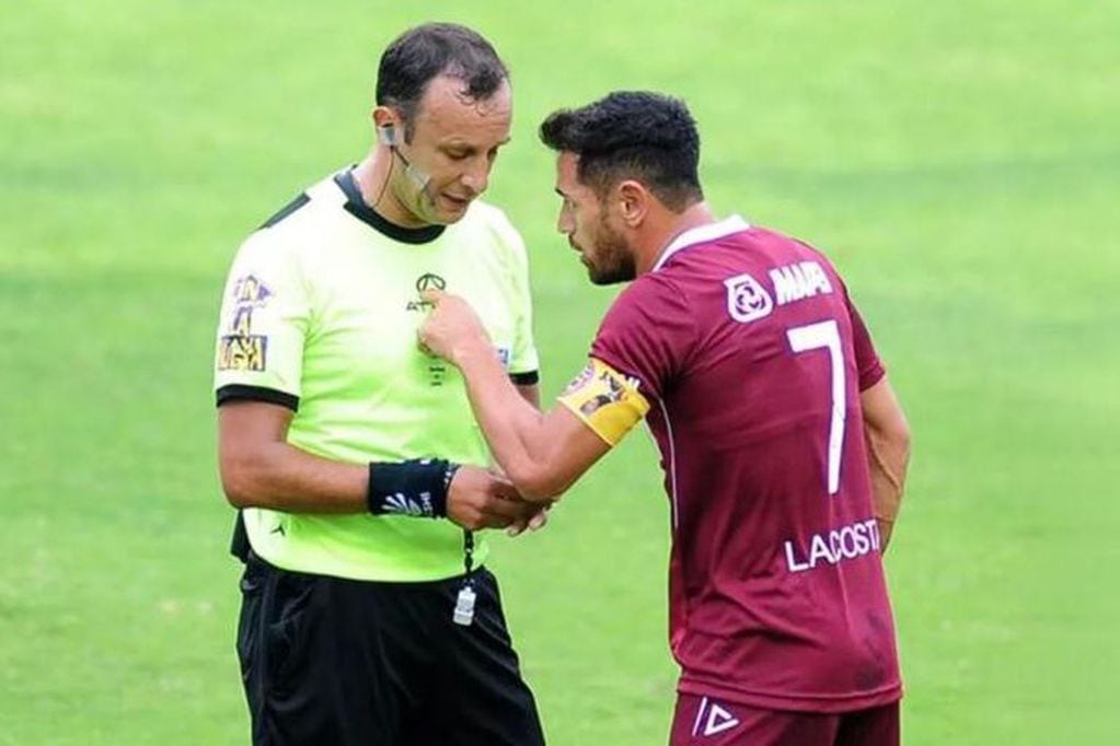 Darío Herrera recibió amenazas de Lautaro Acosta, jugador de Lanús, el torneo anterior. 