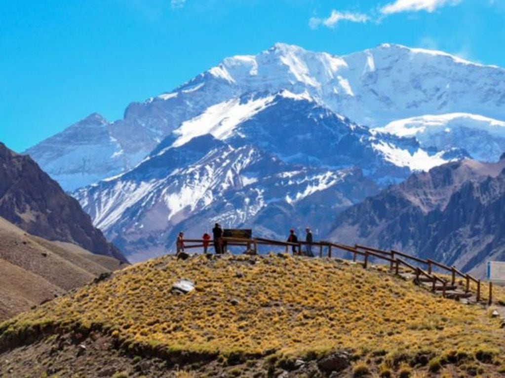 El Aconcagua es conocido por ser el cerro más alto del hemisferio occidental.