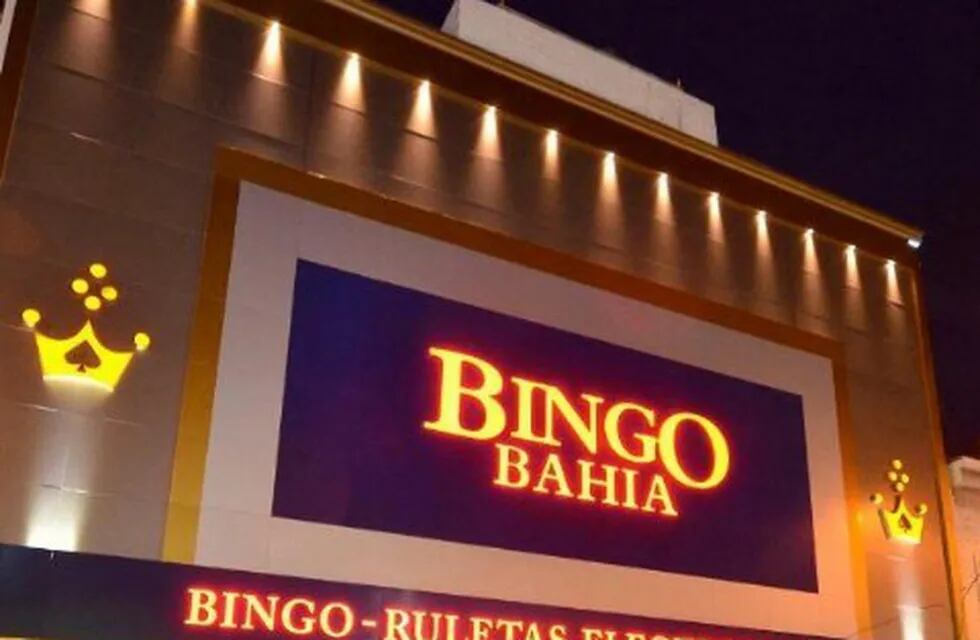 Fuerte pelea de trapitos afuera del Bingo