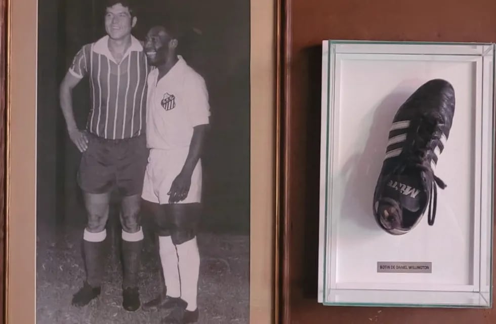 El Daniel y Pelé. El brasileño elogió al ídolo de Talleres tras un amistoso.