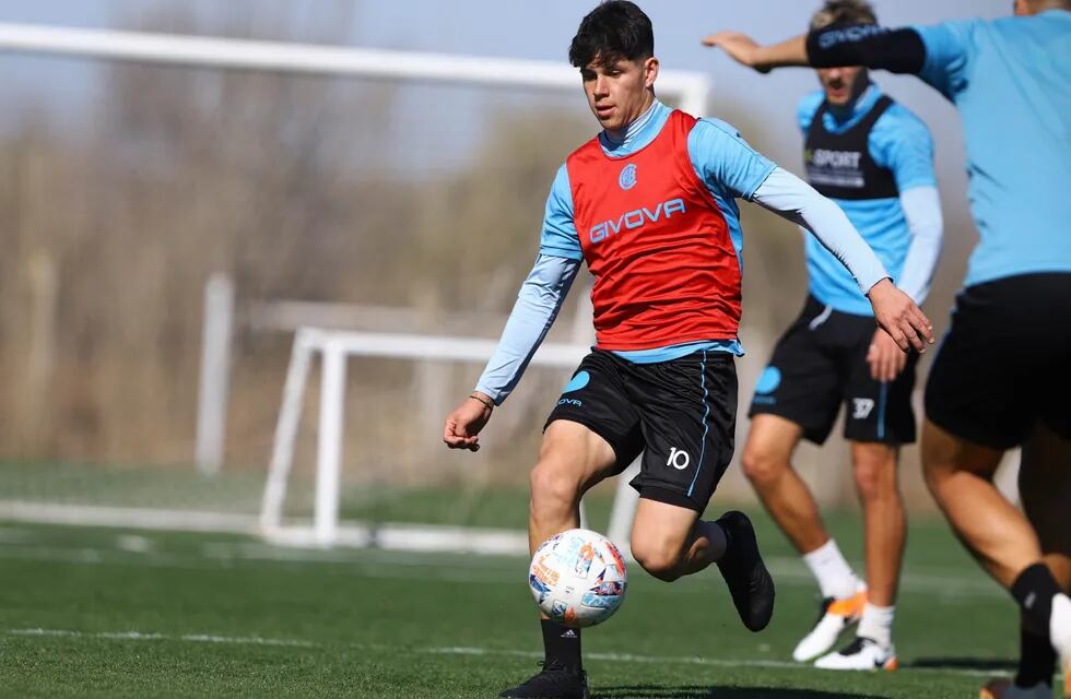 El volante juvenil, Bruno Zapelli podría volver a ser titular ante Chacarita. (Prensa Belgrano)