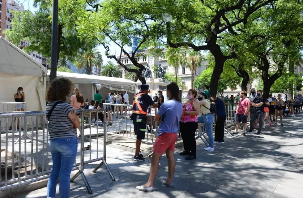 Testeos en la ex plaza Vélez Sarsfield, en Córdoba (José Gabriel Hernández / La Voz).