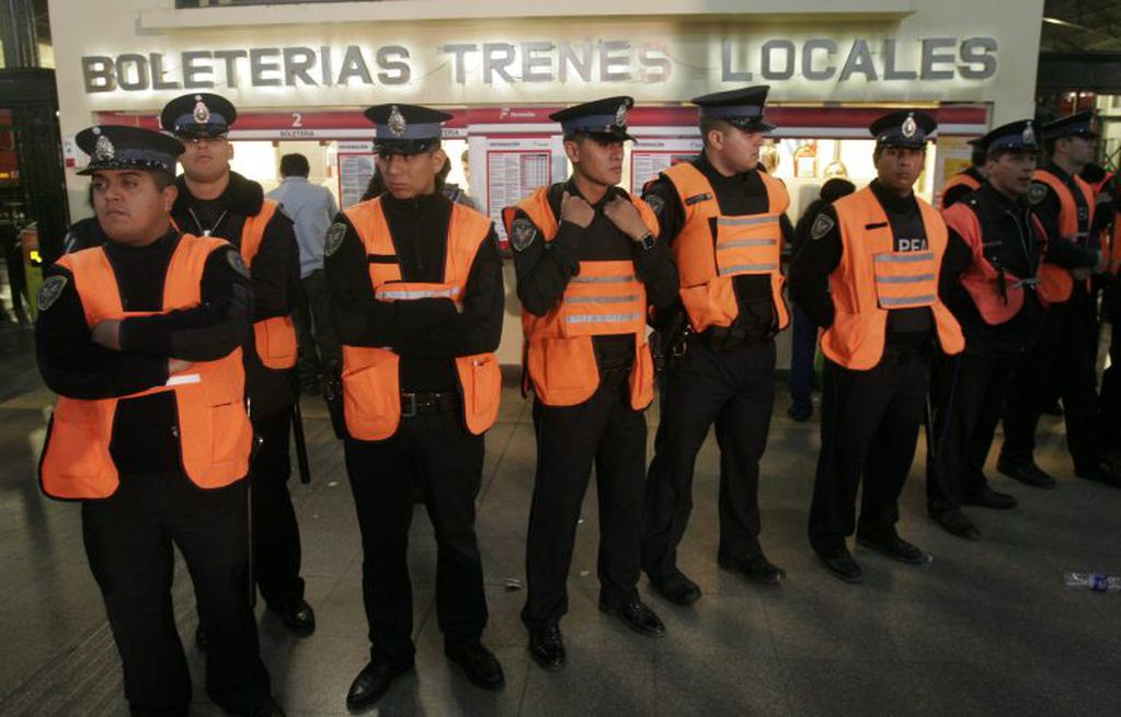 La policía podrá pedir DNI en las estaciones de trenes (DYN)