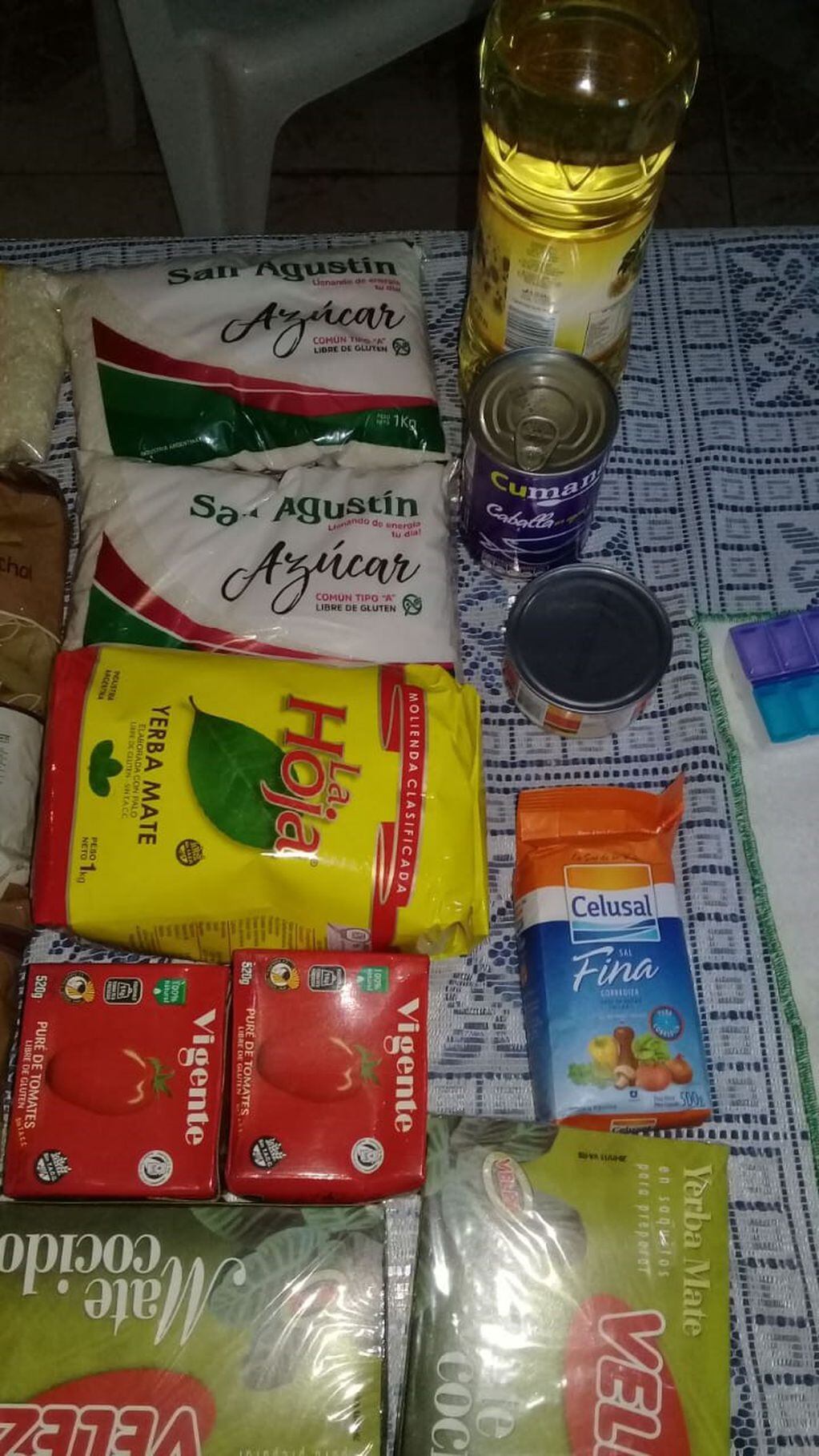 Módulos alimentarios entregados a los abuelos en Río Primero