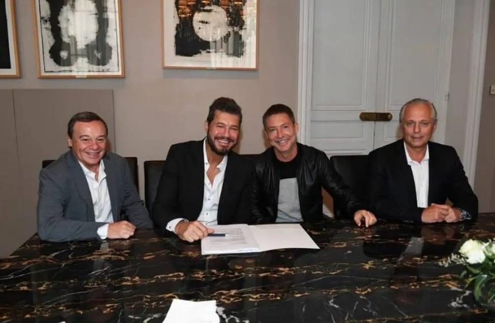 Marcelo Tinelli firmó contrato con Artear para la realización de sus programas para la emisora por un período de tres años. (Foto: Twitter)