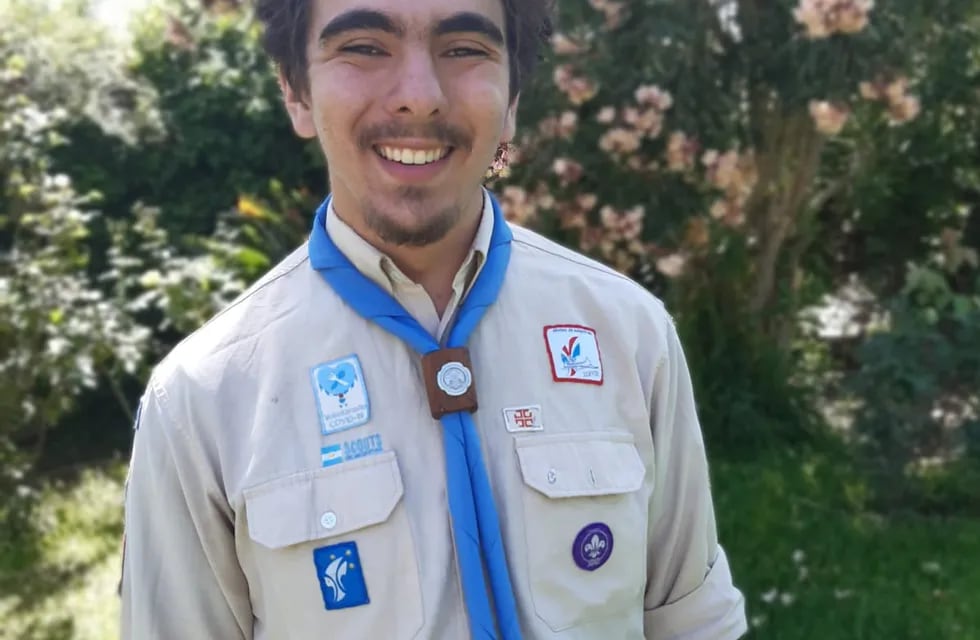 Él es Fran Delchierico, el joven que contó su experiencia con los scouts y anima a más personas a sumarse al movimiento.
