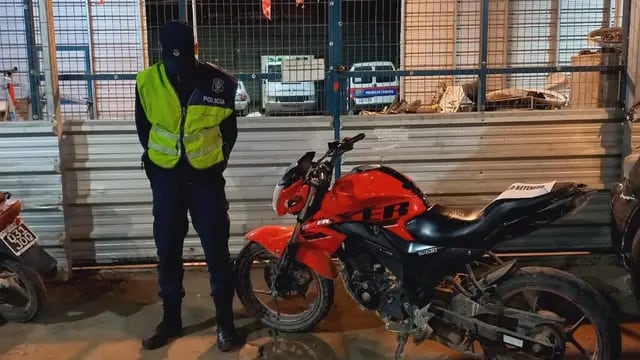 Policía de Tres Arroyos secuestra un automóvil por alcoholemia positivo y dos motos por falta de documentación