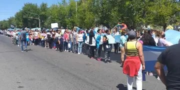 Docentes del Valle de Uco se movilizan hacia la Ciudad contra el acuerdo paritario