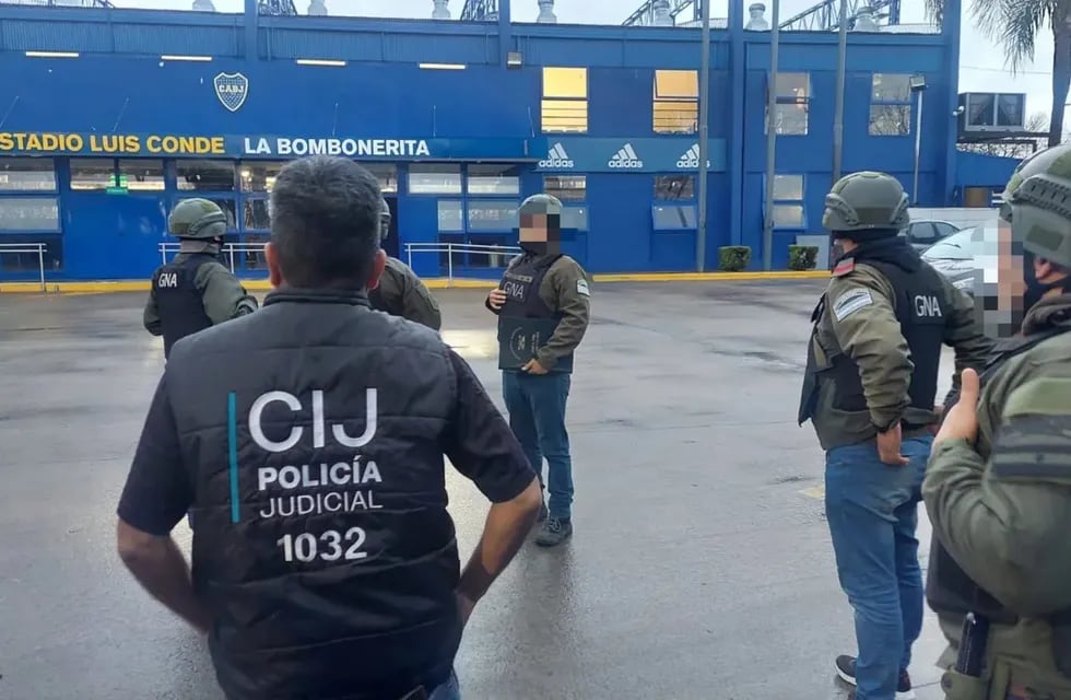 Allanan la Bombonera: investigan reventa de entradas y venta de tickets falsos. Foto: TN.