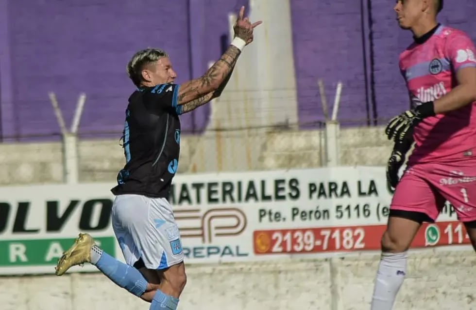 Renzo Reynaga, de penal, anotó el gol del triunfo para Estudiantes de Río Cuarto, que va por más.