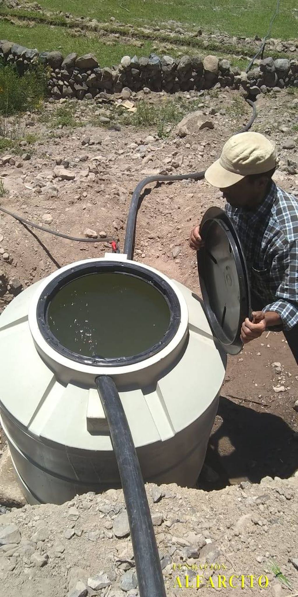 La Fundación Alfarcito instala riego por goteo a productores de la Puna