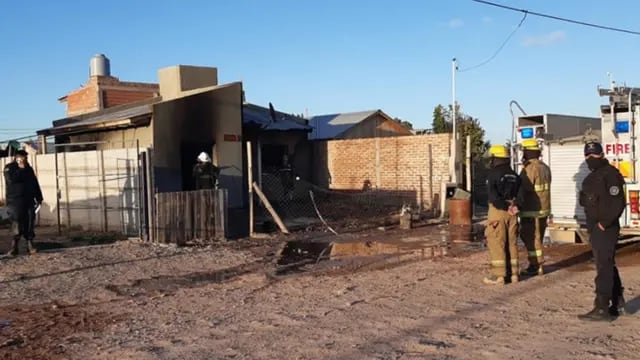 Se incendió una casa en Fernández Oro