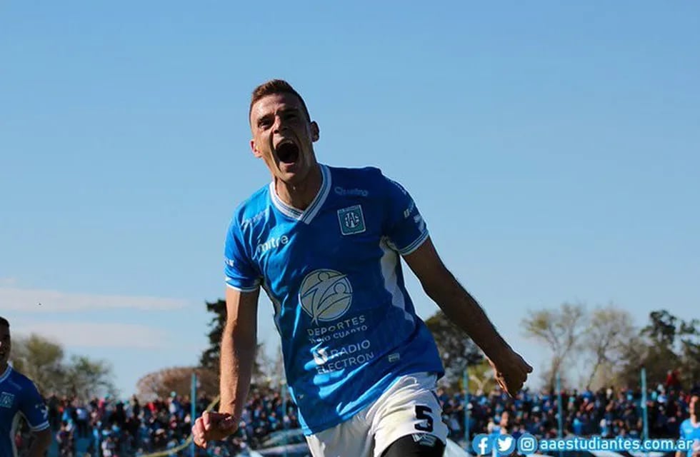 El Colo Cabrera aseguró el triunfo del Celeste con el tercer gol.