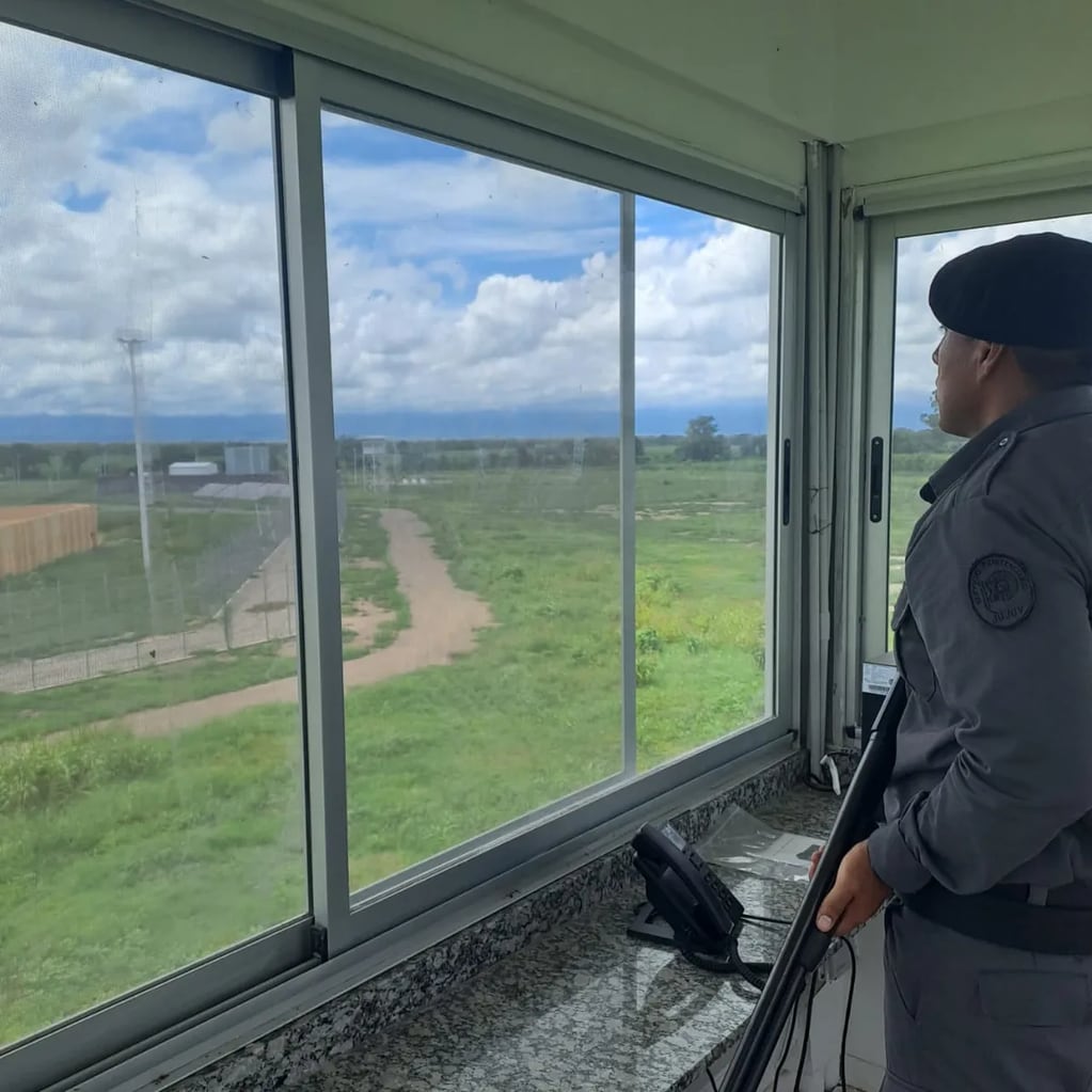 El personal penitenciario que prestará servicios en el Complejo Penitenciario 8 de Jujuy fue capacitado en los protocolos de seguridad y videovigilancia diseñados específicamente para el establecimiento.