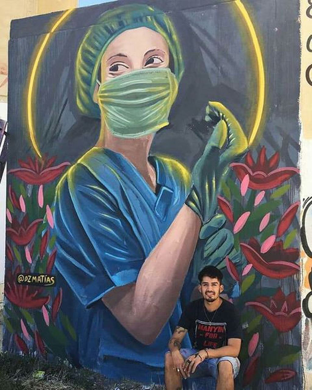 Realizan mural en homenaje al personal de salud