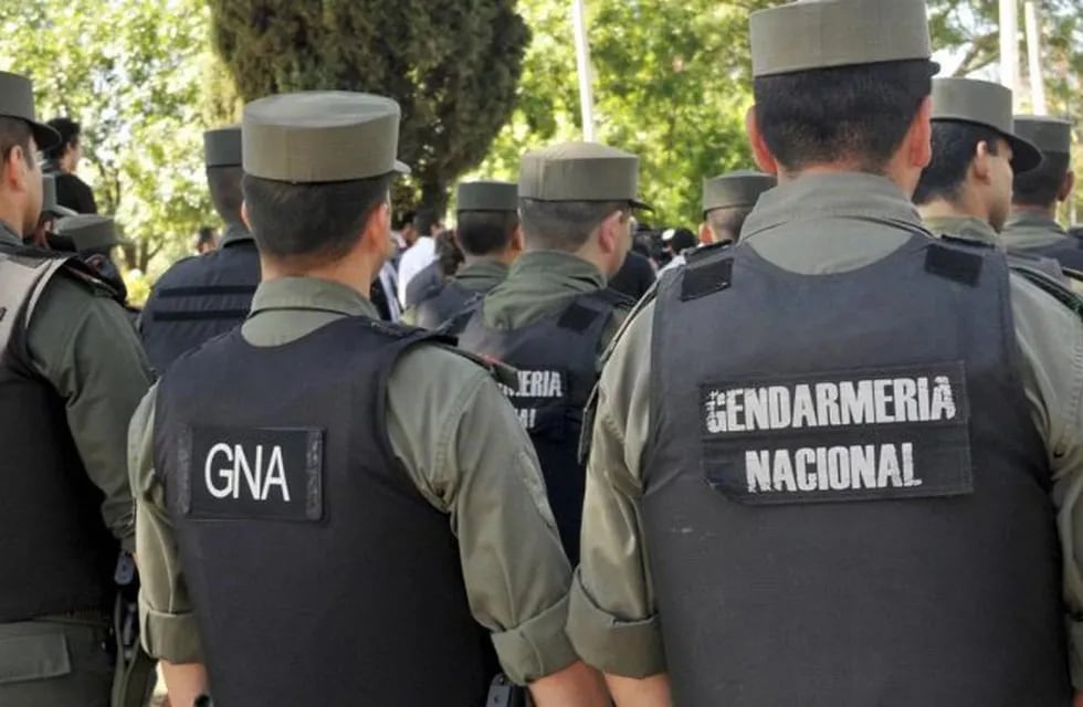 Gendarmería Nacional detuvo un camión con contrabando sobre la Ruta nacional 14 en Corrientes.