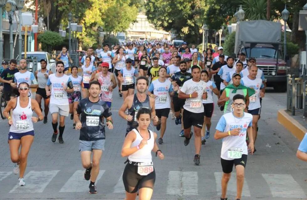 Se corrió la media maratón en Carlos Paz