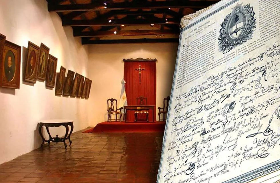 Sala histórica. El lugar donde los congresistas deliberaron y declararon la Independencia en Tucumán, el 9 de julio de 1816  (fotomontaje  Marcela Marbian).
