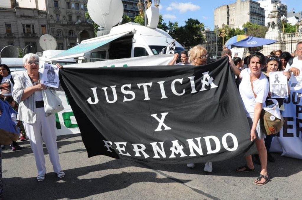 Marcha en el Congreso a un mes del asesinato de Fernando Báez Sosa. (Clarín)