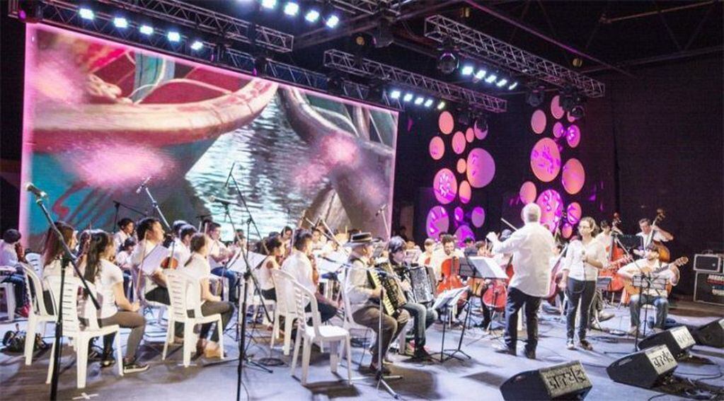 La Orquesta Comunitaria del Cruce Viejo, durante la última edición del Festival del Taninero.