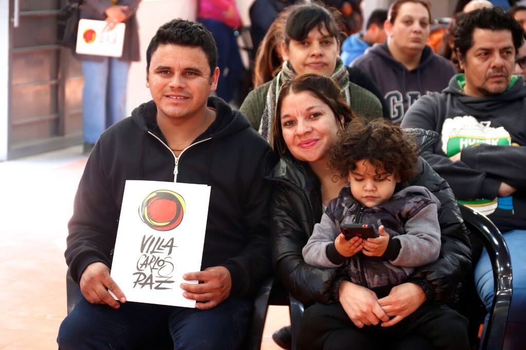 Carlos Paz. 100 familias beneficiadas con lotes propios.