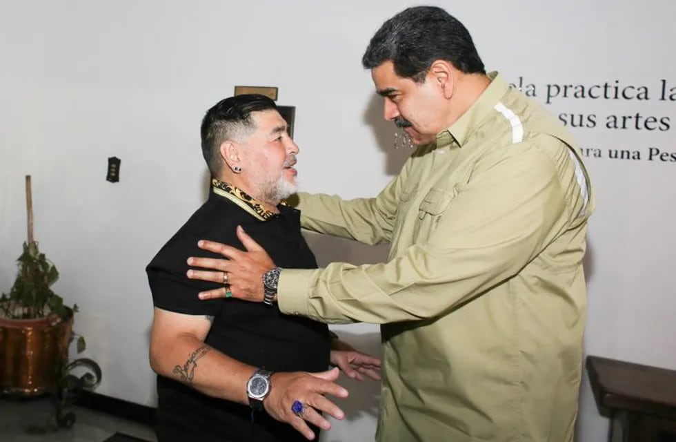 Nicolás Maduro y Diego Armando Maradona (Foto: Prensa Miraflores/EFE)