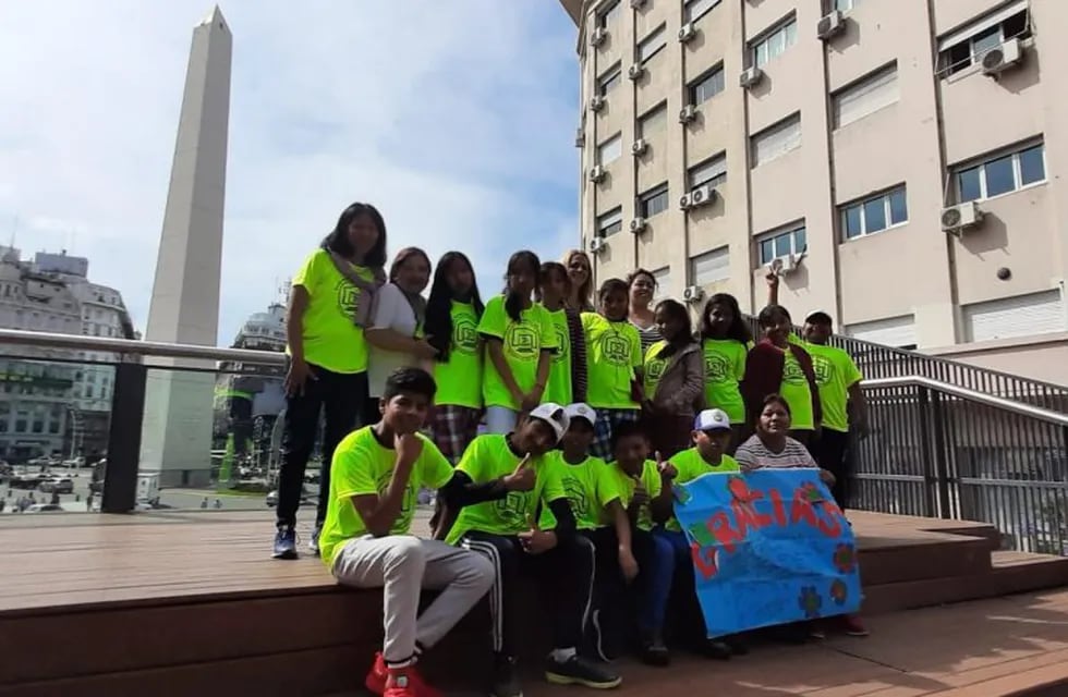 La comitiva de la Escuela Municipal de Jujuy, en Buenos Aires.