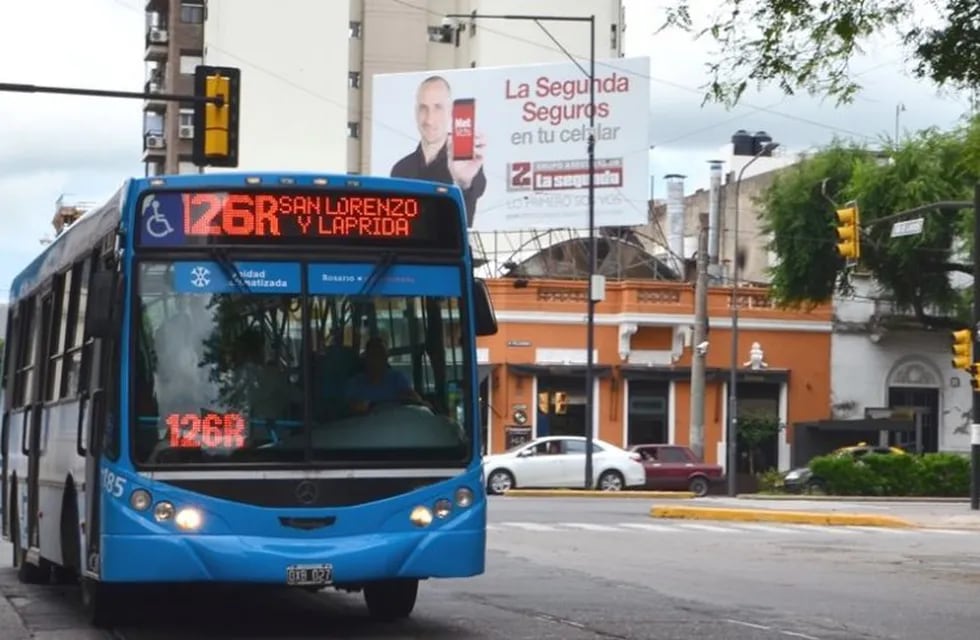 Ya circulan en la ciudad las unidades de El Cacique junto con los coches de Movi y Rosario Bus. (@munirosario)