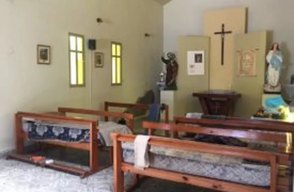 Iglesia de Pueblo Marini convertida en centro de evacuados por las inundaciones.