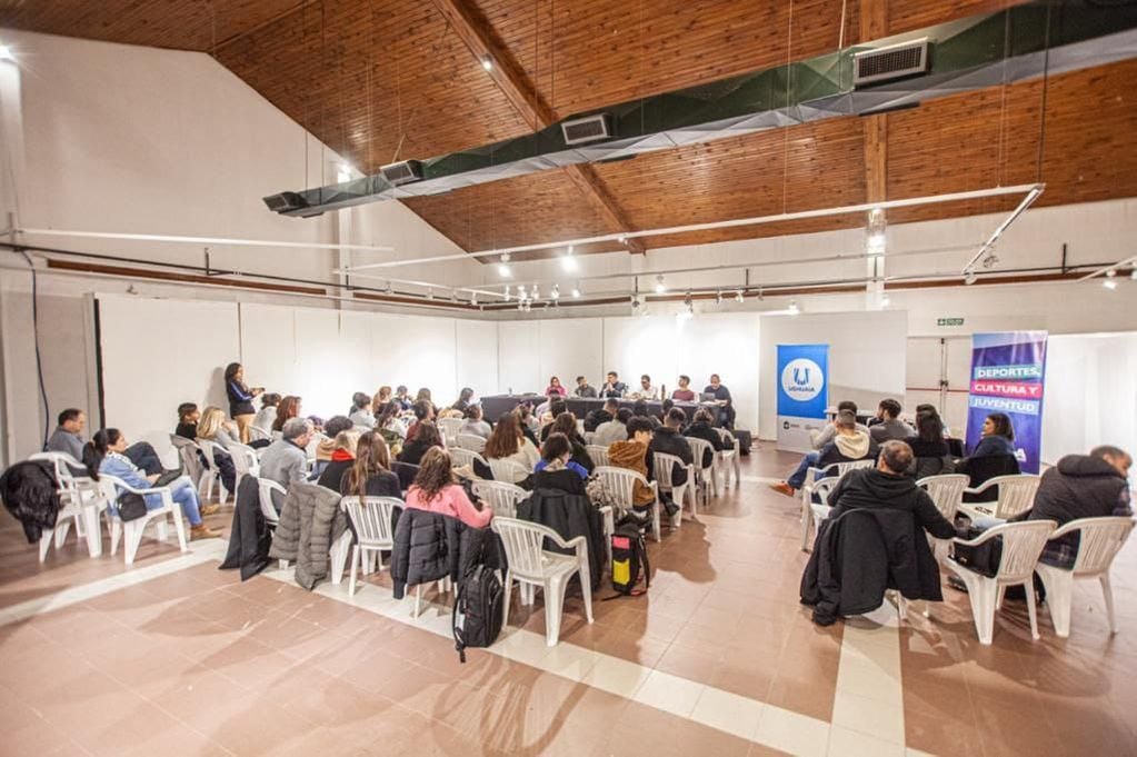 Ushuaia participó del encuentro “Pensar las Juventudes Desde el Sur (del Sur)”