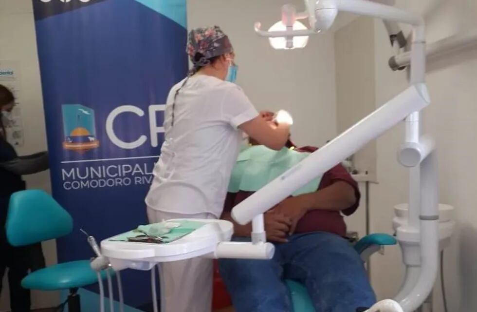 Durante 2019 se entregaron más de 100 prótesis dentales en Comodoro