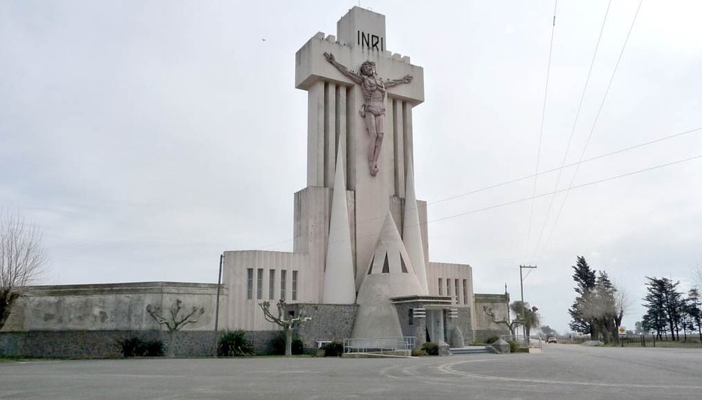 La cruz del Cementerio es considerada la segunda más alta en Sudamérica.