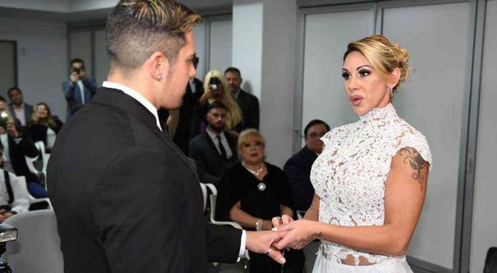 Mónica Farro dio el sí tras dos años de novia. Foto: Teleshow