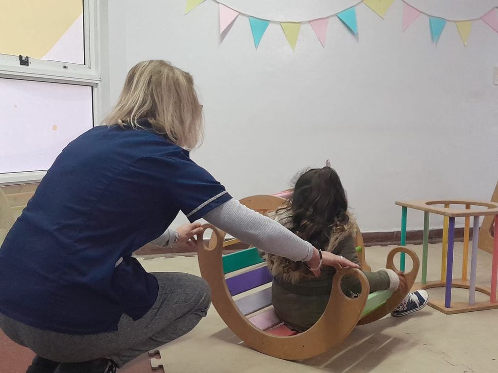 Espacio de juego libre en el hall de pediatría del Centro de Salud de Tres Arroyos