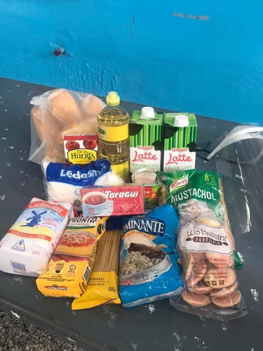 Entrega de bolsones alimentarios para escuelas en Punta Alta