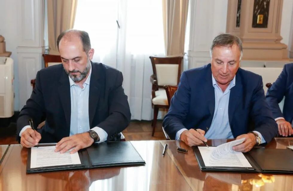 La Municipalidad de Córdoba firmó un acuerdo con Bancor para pagar impuestos utilizando la Cordobesa. (Prensa Municipalidad de Córdoba)