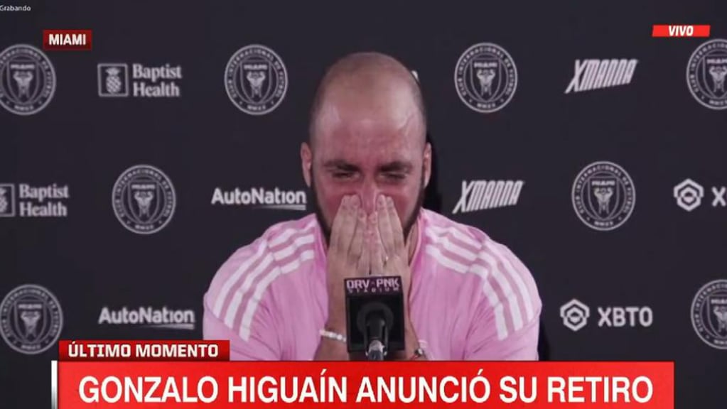 Gonzalo Higuaín se retira del fútbol: “Llegó el día de decir adiós”.